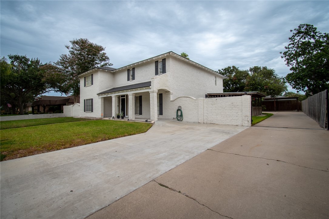 5313 River Oaks Dr Property Photo 3