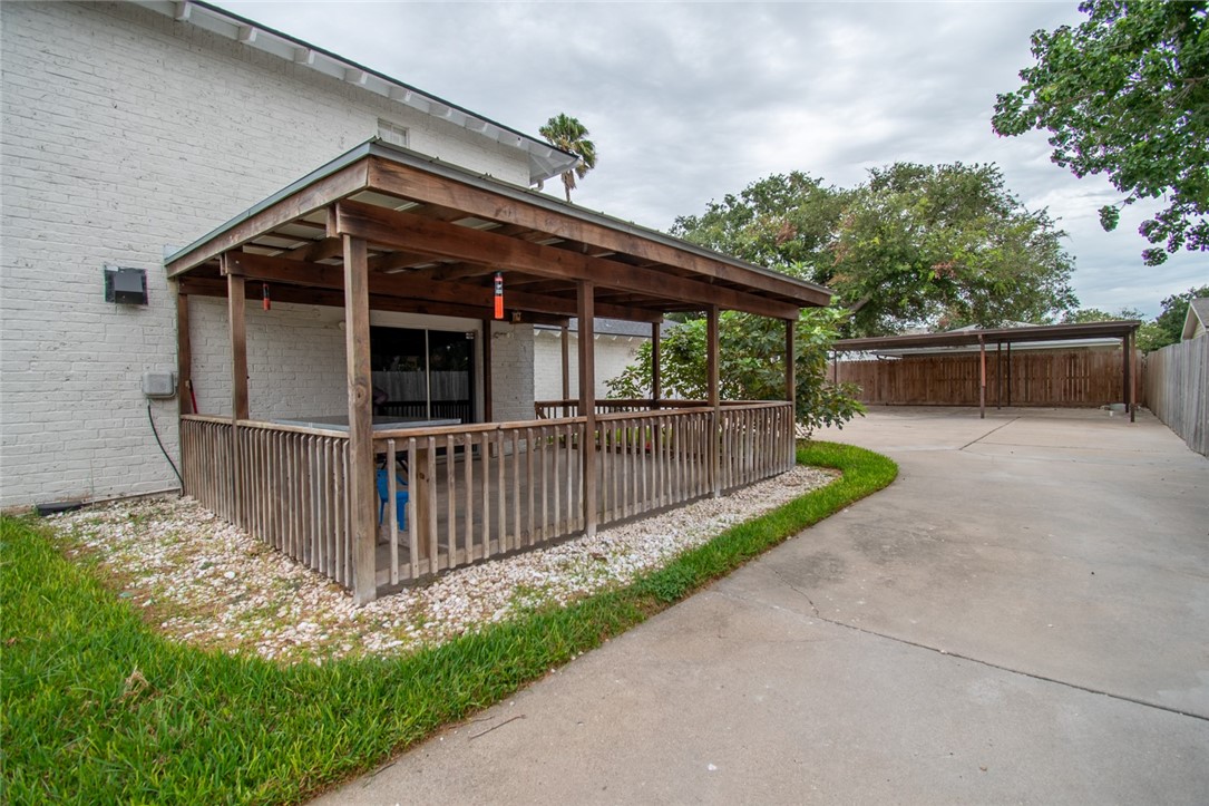 5313 River Oaks Dr Property Photo 7