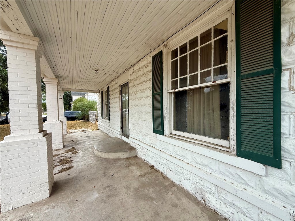 503 N 2nd St Property Photo 4