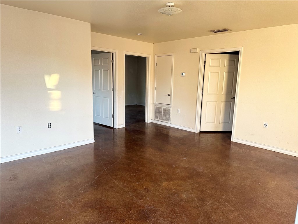 201 Edwards St Property Photo 3