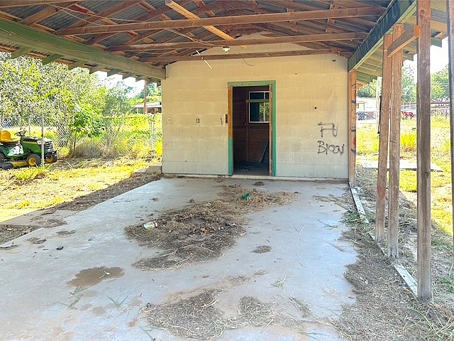 1207 Florida Property Photo 2