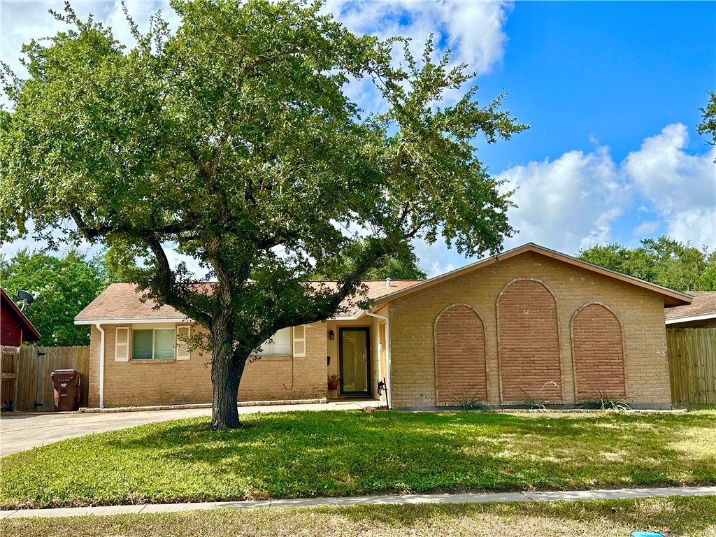 225 Briarwood Dr