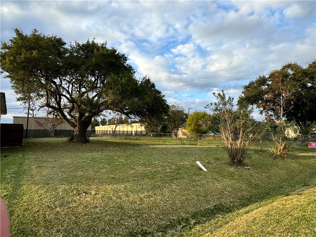 1210 Baywood