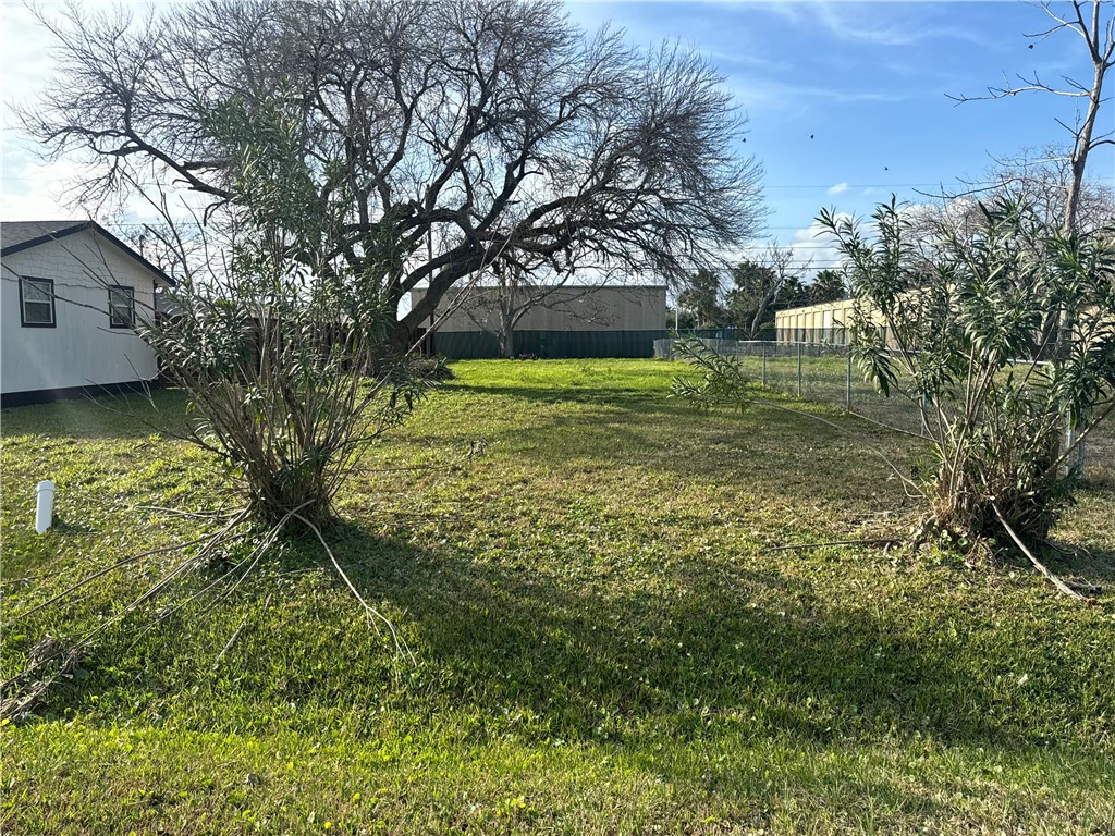 1210 Baywood Property Photo 6