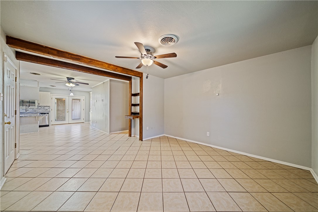 2003 Oklahoma St Property Photo 6