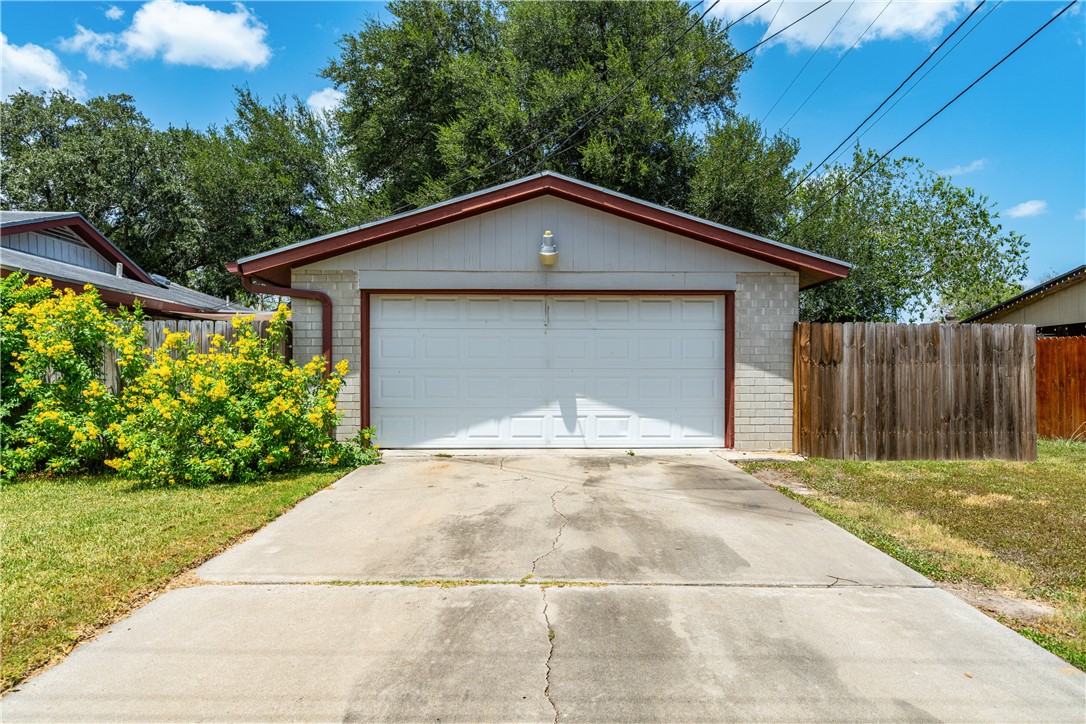 2003 Oklahoma St Property Photo 28