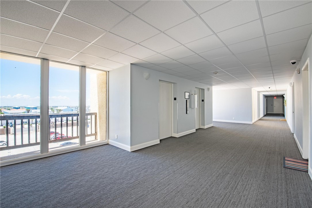 15002 Windward Dr 401 Property Photo 5