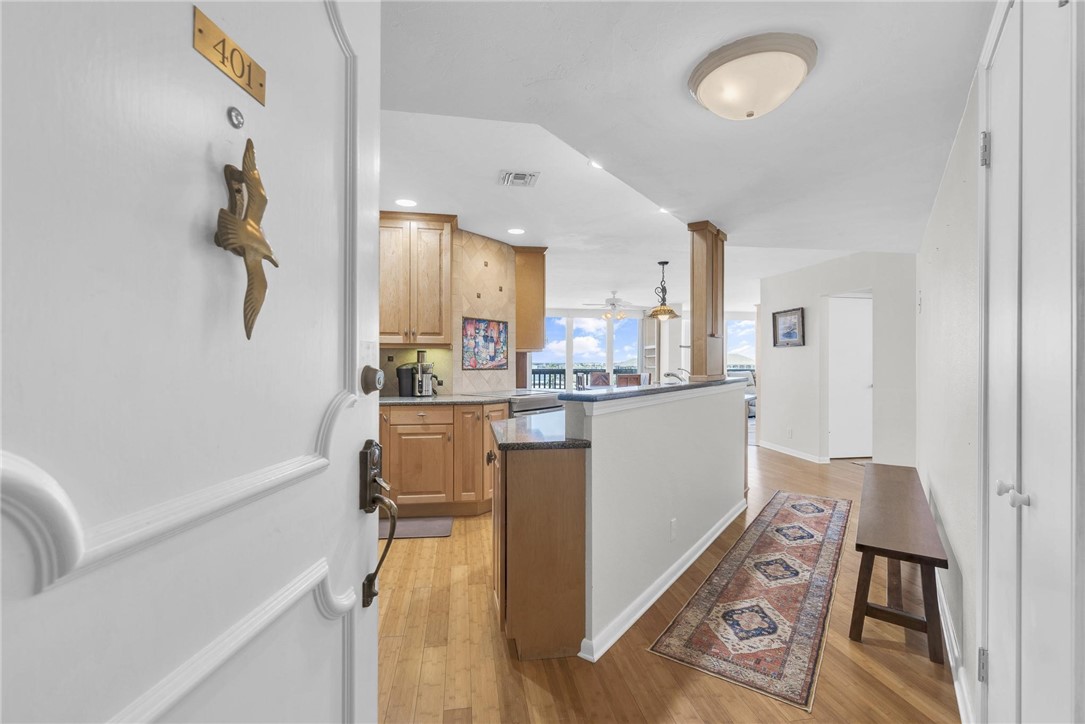 15002 Windward Dr 401 Property Photo 6