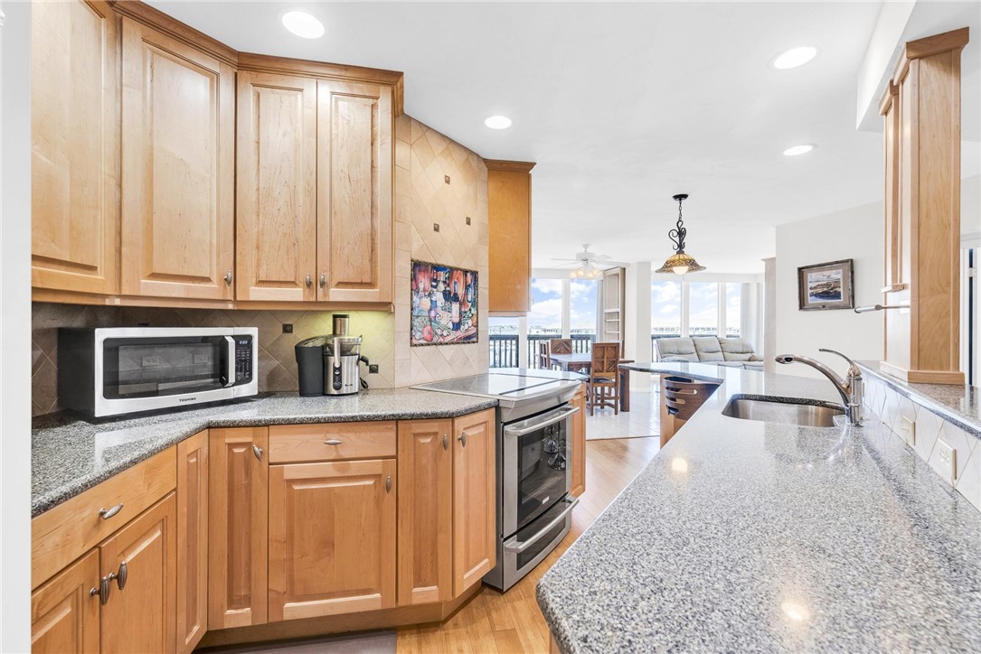 15002 Windward Dr 401 Property Photo 10