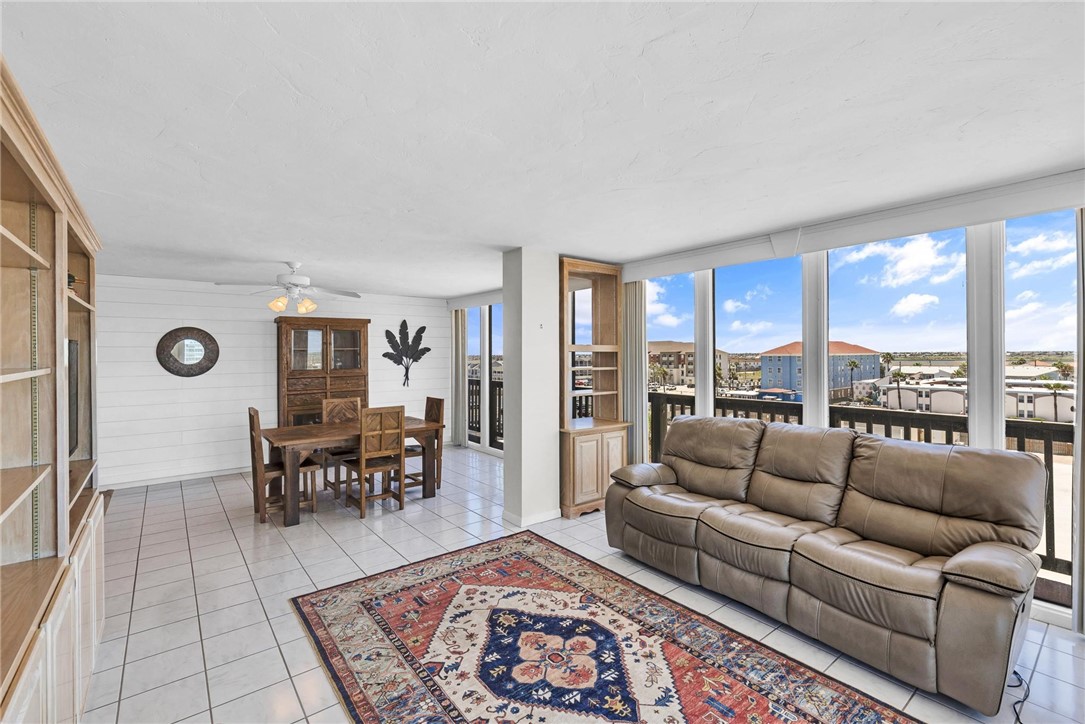 15002 Windward Dr 401 Property Photo 20