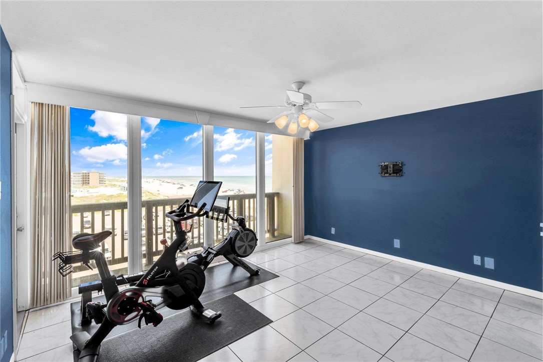 15002 Windward Dr 401 Property Photo 23