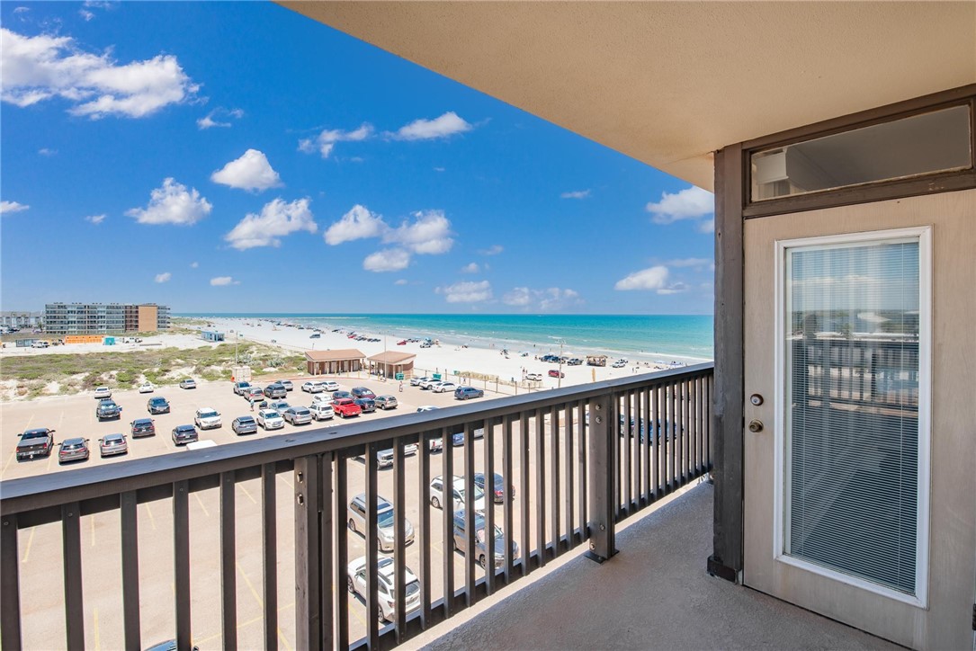 15002 Windward Dr 401 Property Photo 26