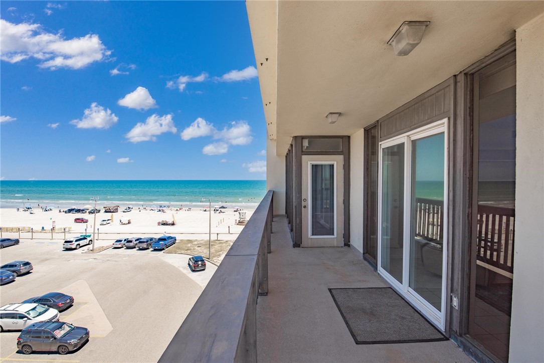 15002 Windward Dr 401 Property Photo 27