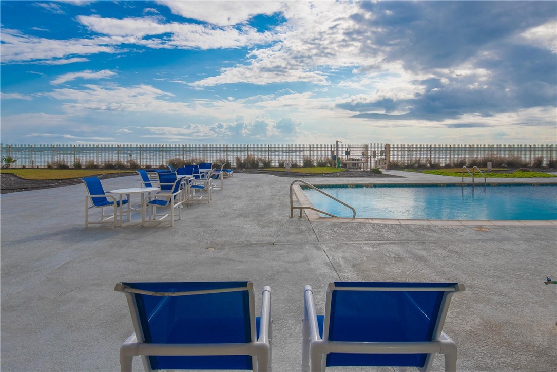 15002 Windward Dr 401 Property Photo 32