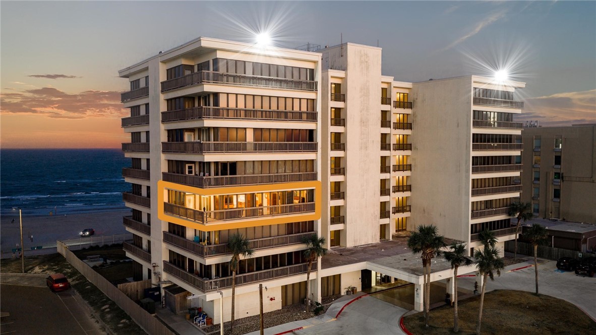 15002 Windward Dr 401 Property Photo 39