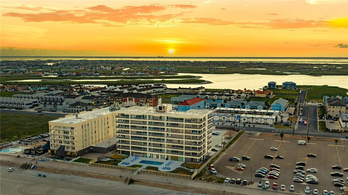 15002 Windward Dr 401 Property Photo 40