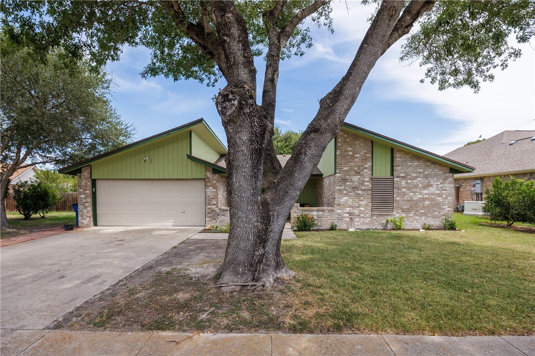 2353 Willow Dr Property Photo 2