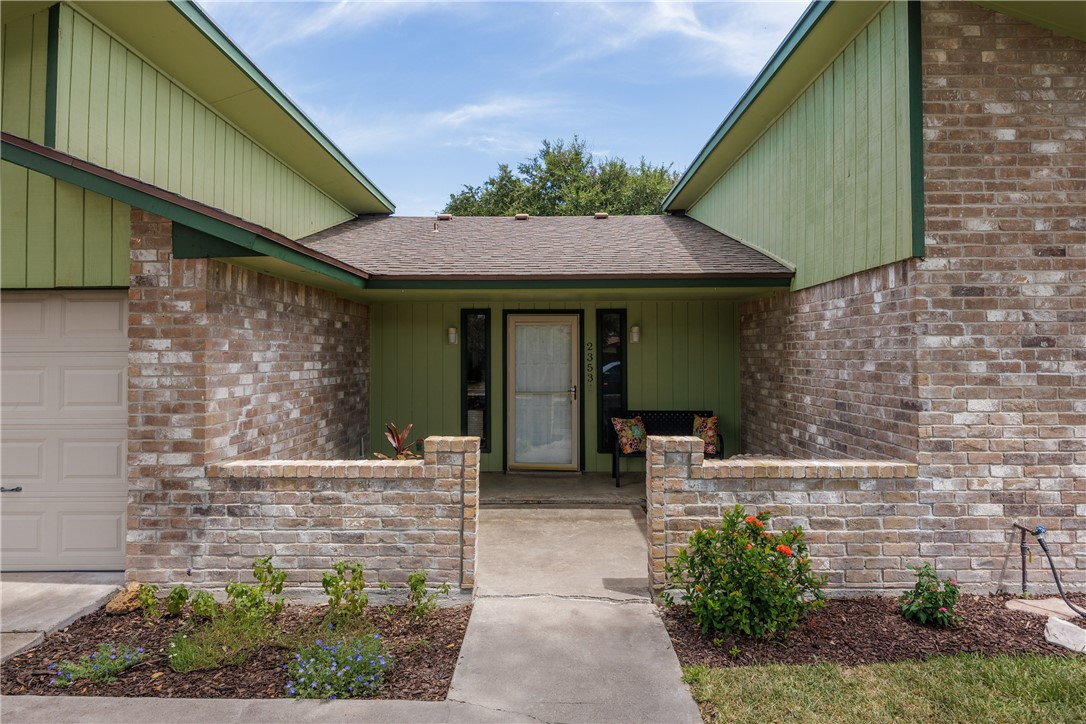 2353 Willow Dr Property Photo 4