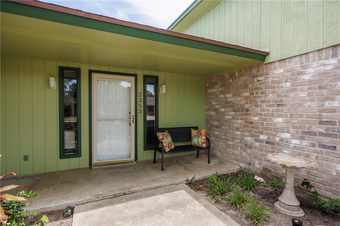 2353 Willow Dr Property Photo 5