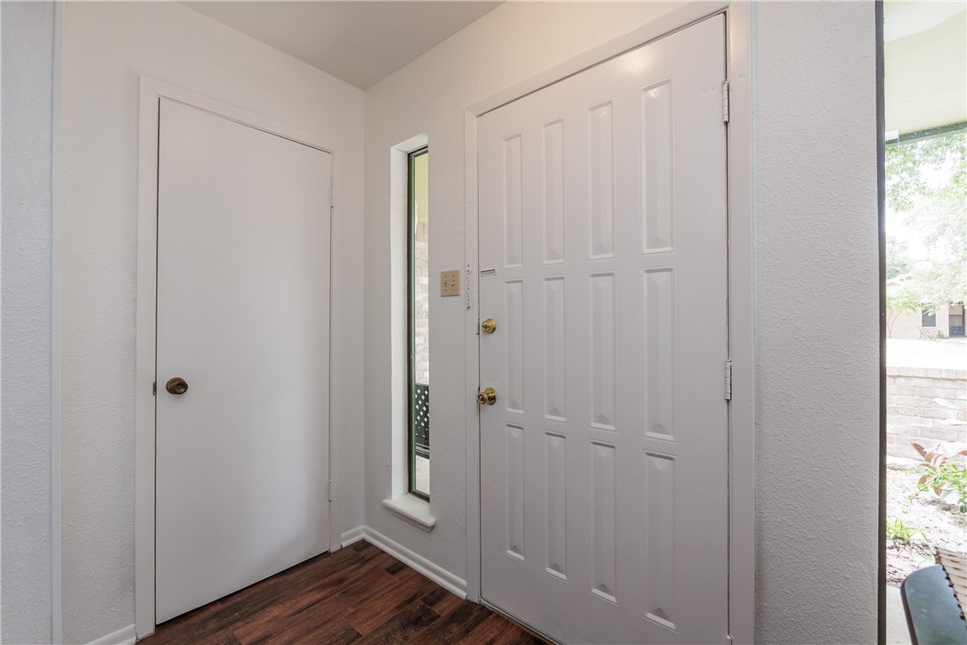 2353 Willow Dr Property Photo 6