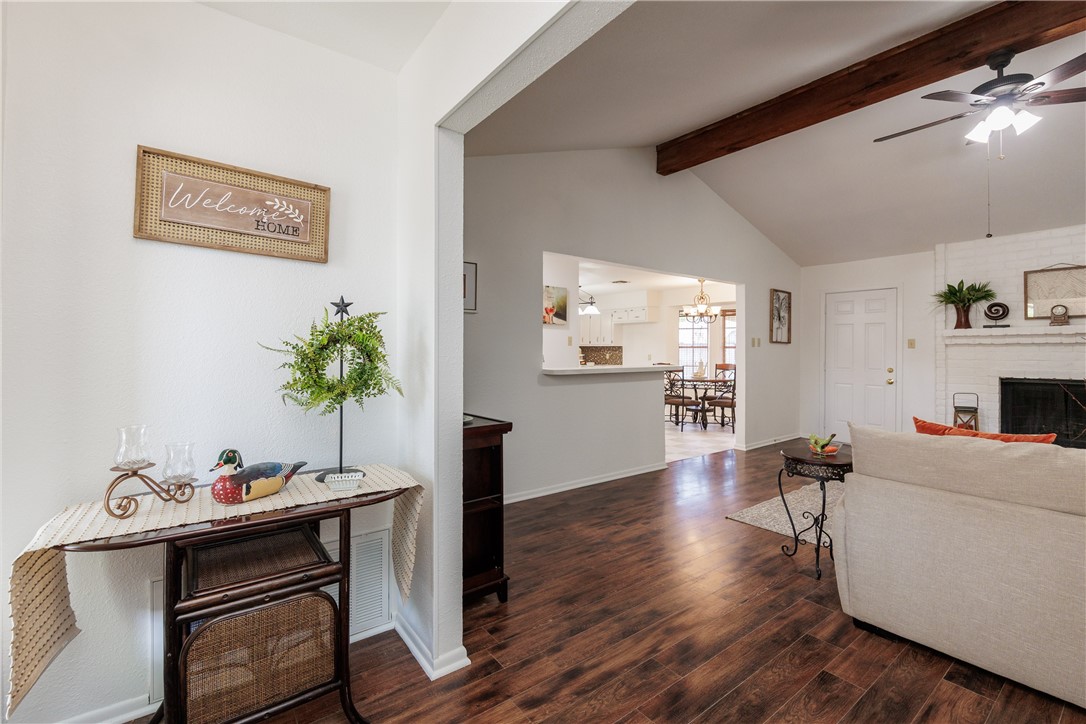 2353 Willow Dr Property Photo 7