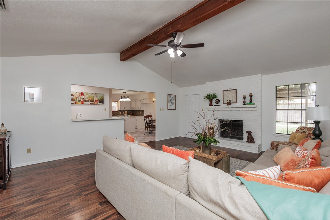 2353 Willow Dr Property Photo 8