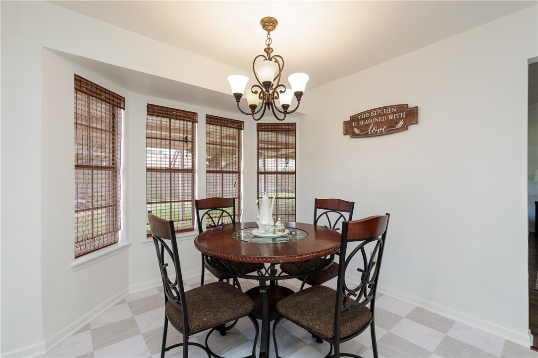 2353 Willow Dr Property Photo 12