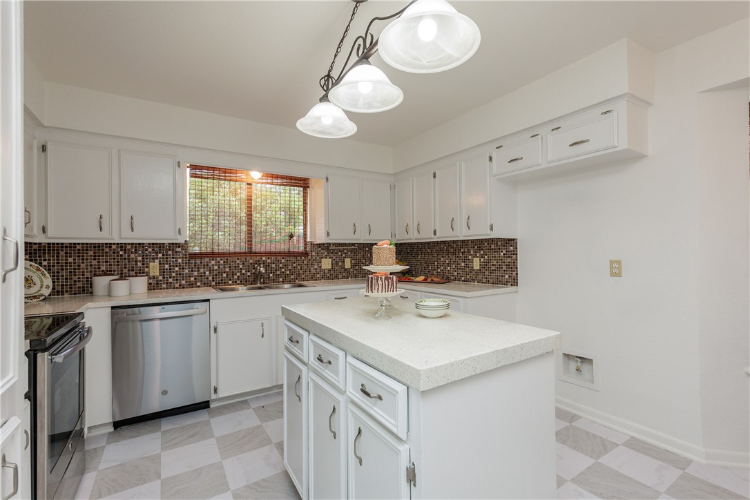 2353 Willow Dr Property Photo 14