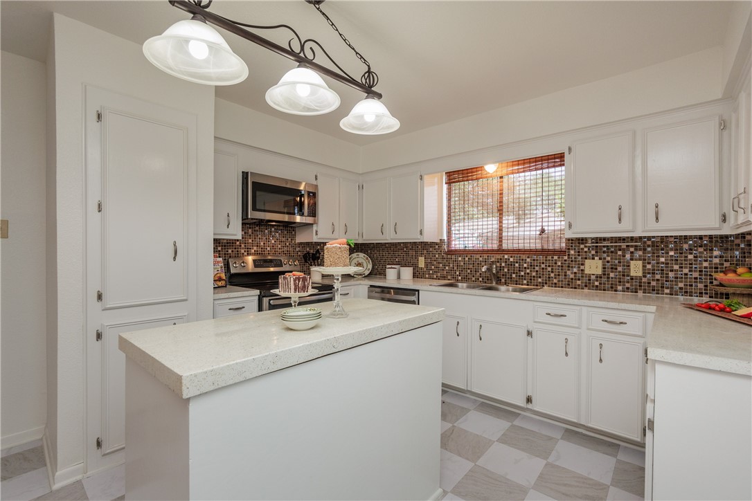 2353 Willow Dr Property Photo 15