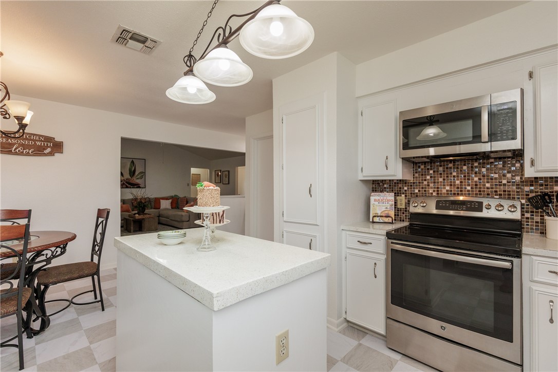 2353 Willow Dr Property Photo 16