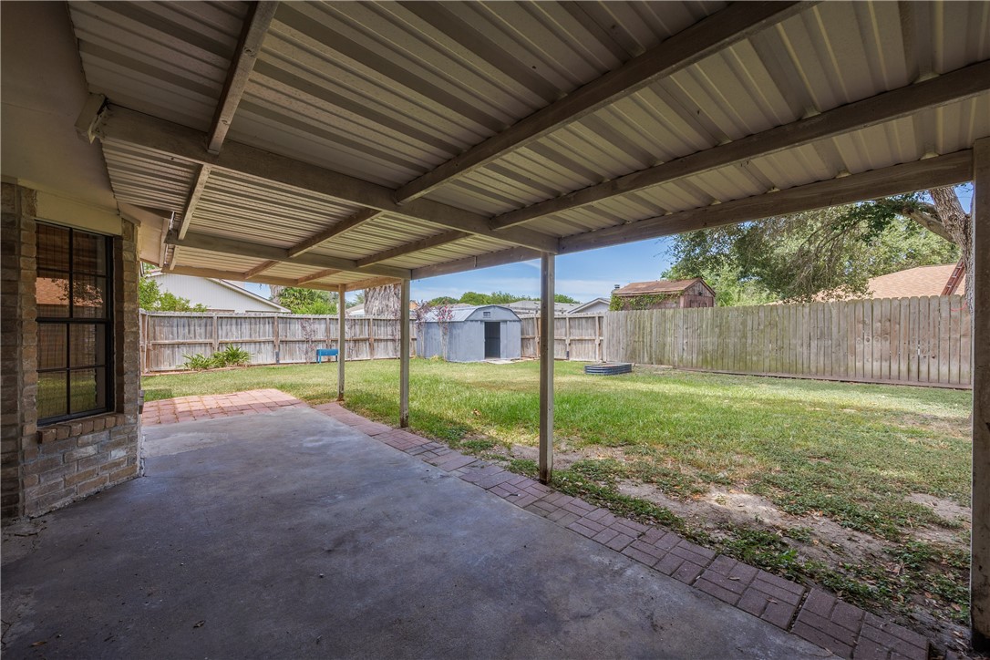 2353 Willow Dr Property Photo 28