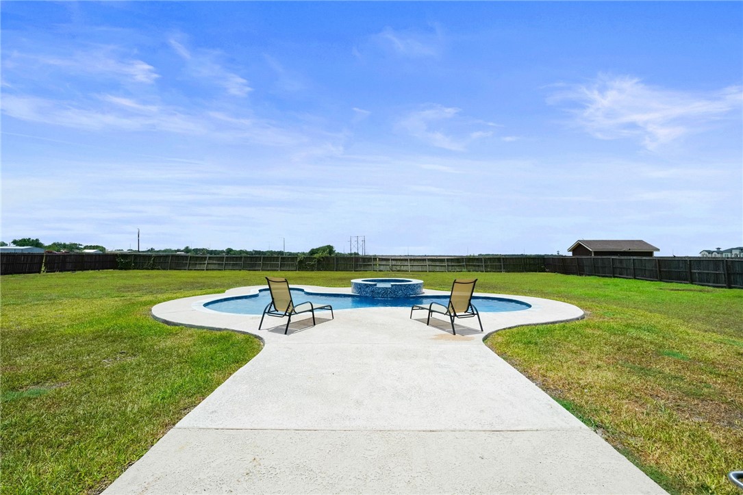 3721 Amanda Property Photo 35