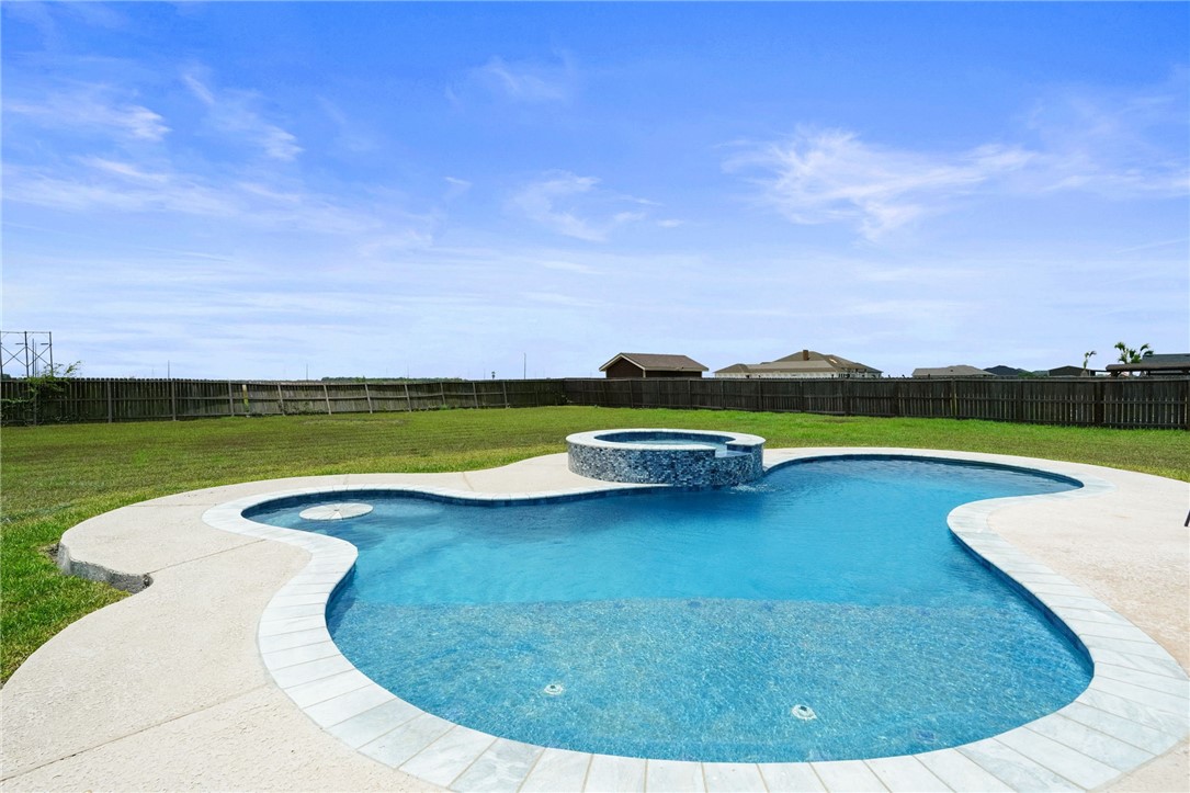 3721 Amanda Property Photo 36