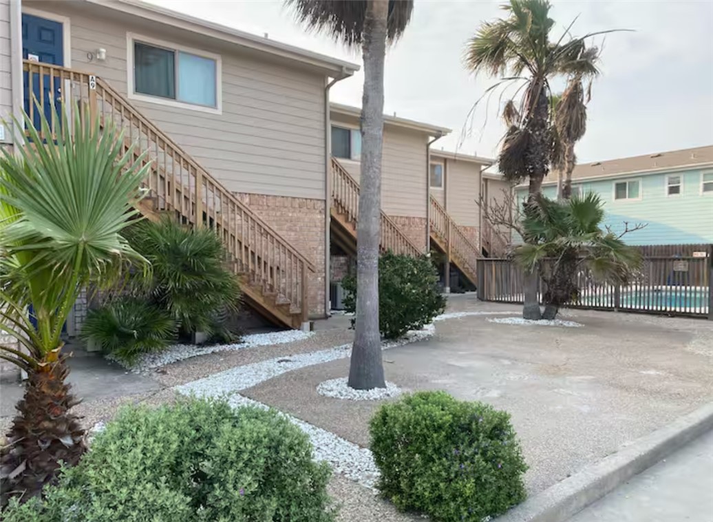 15209 Leeward Dr A2 Property Photo 1