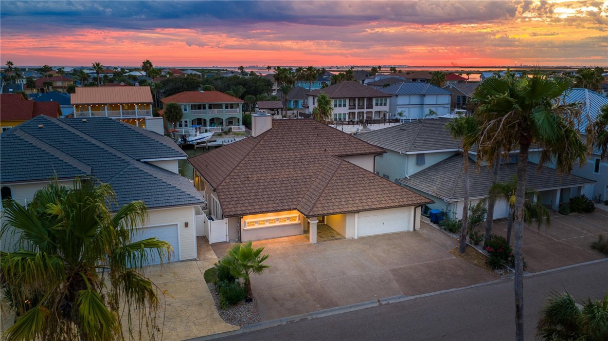 465 Marina Dr Property Photo 3