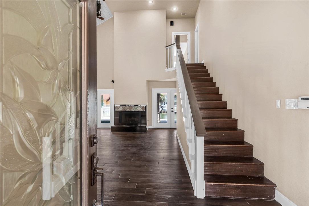 465 Marina Dr Property Photo 7