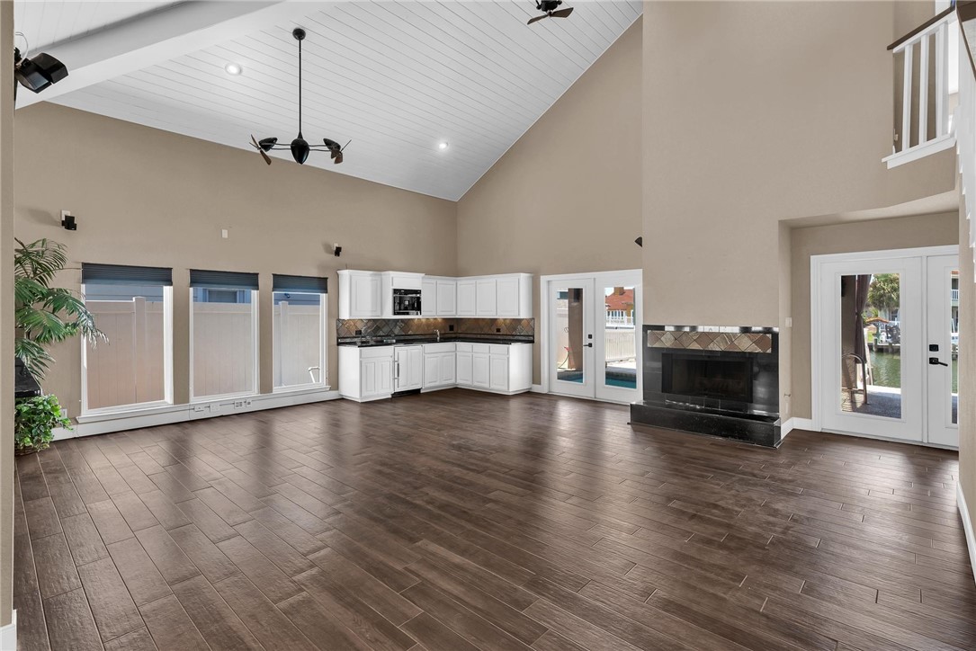 465 Marina Dr Property Photo 9