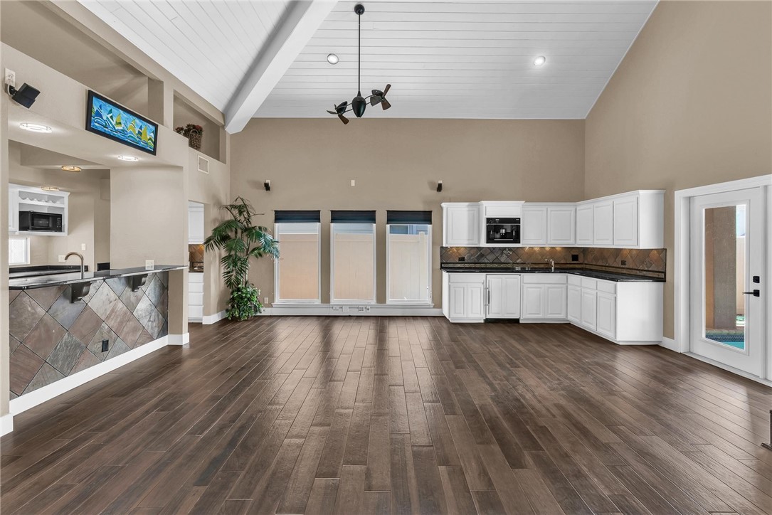 465 Marina Dr Property Photo 11