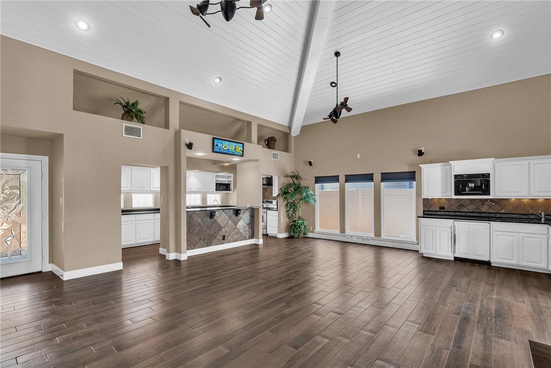 465 Marina Dr Property Photo 12