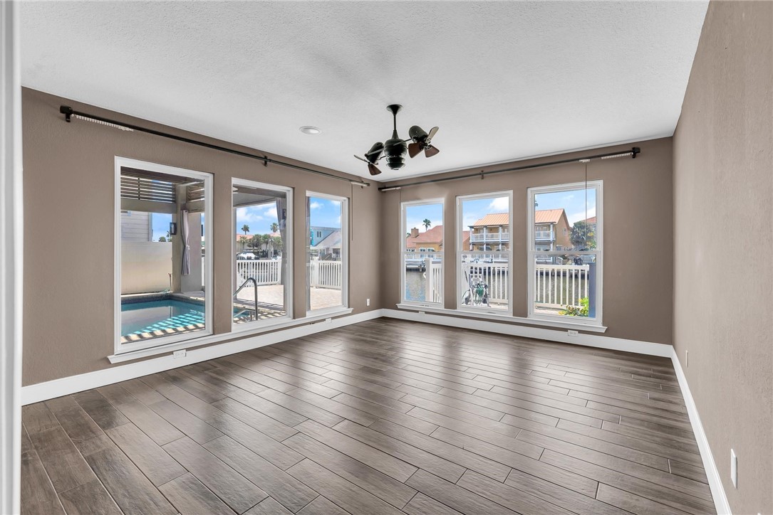 465 Marina Dr Property Photo 20