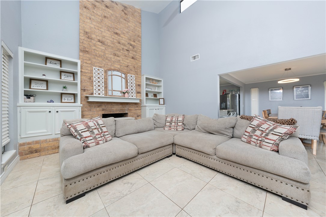 7237 Sugar Ridge Property Photo 4