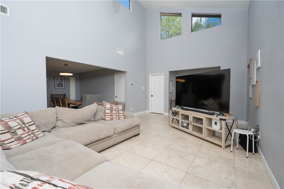 7237 Sugar Ridge Property Photo 6