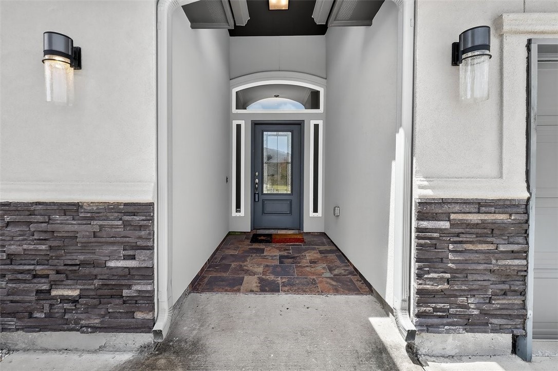 6541 Paddington Dr Property Photo 3
