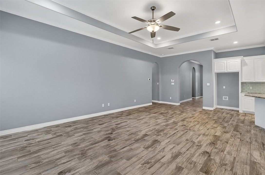 6541 Paddington Dr Property Photo 10