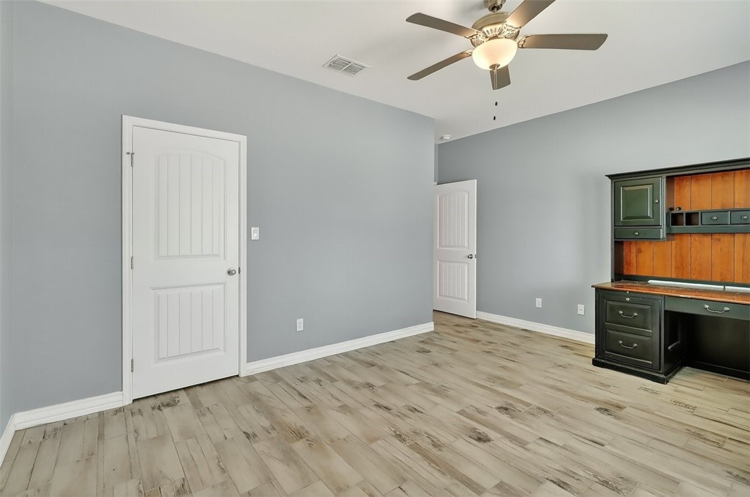 6541 Paddington Dr Property Photo 24