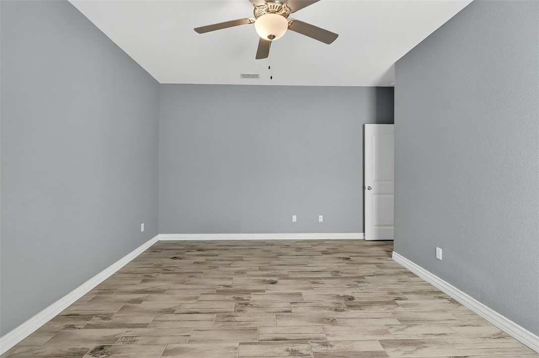 6541 Paddington Dr Property Photo 29
