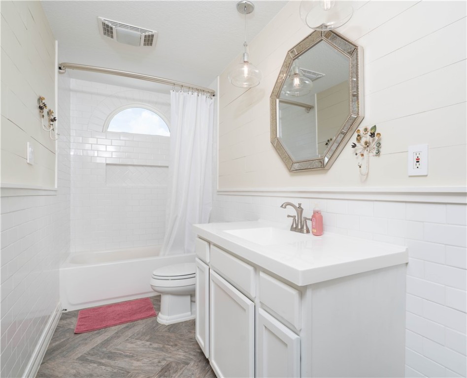 2805 Macbeth Property Photo 32