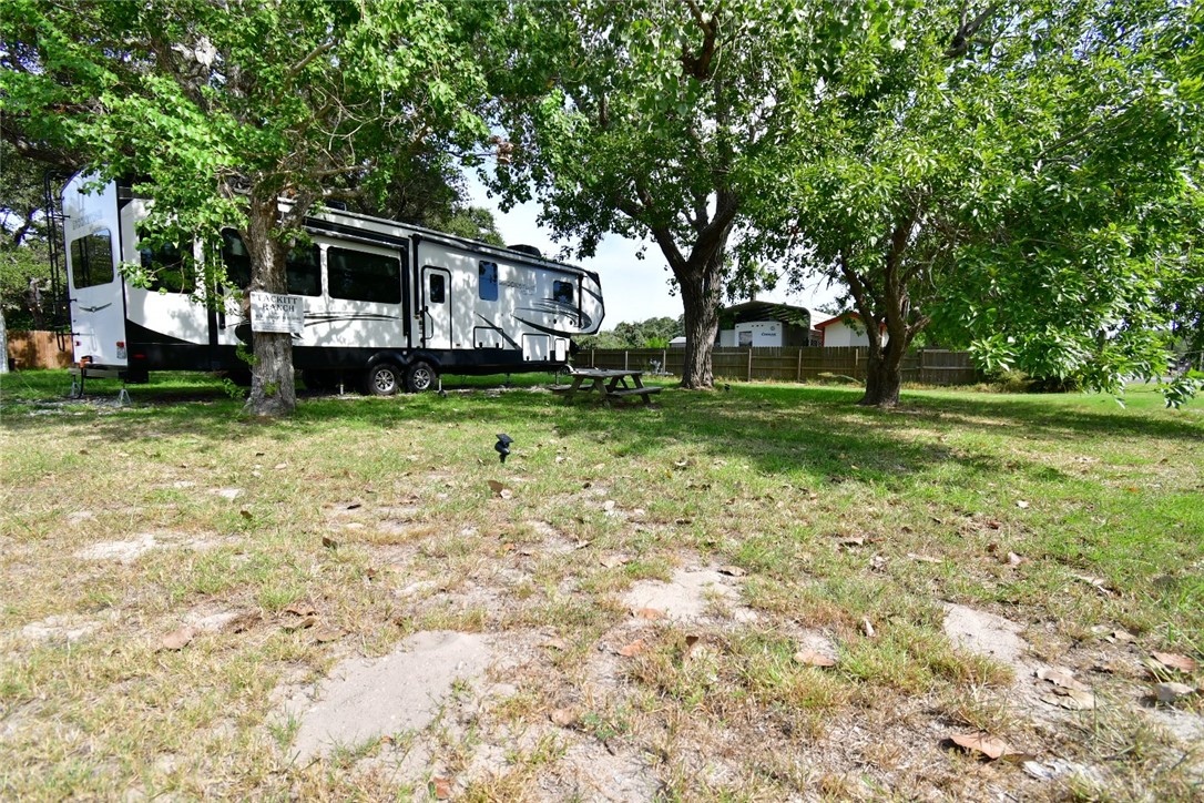 304 Traylor Ave Property Photo 1