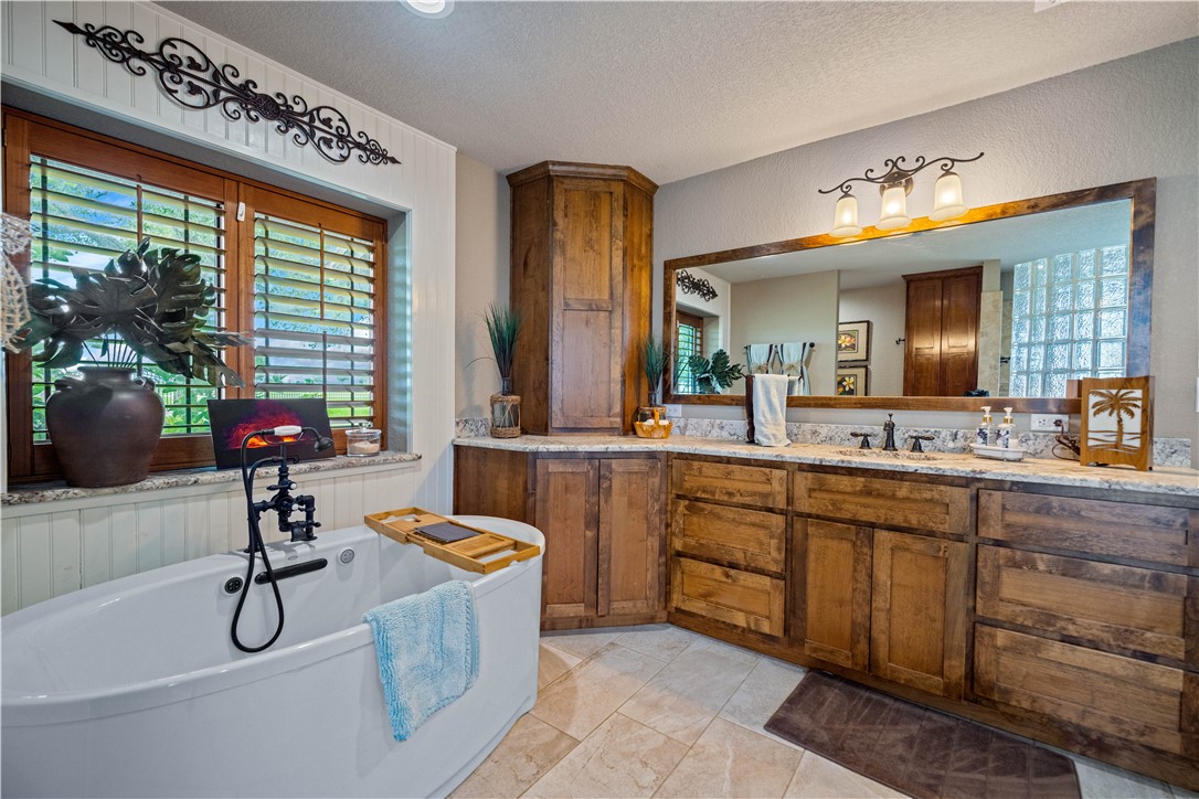 4279 Fm 791 Property Photo 9