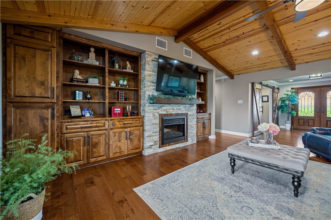 4279 Fm 791 Property Photo 18
